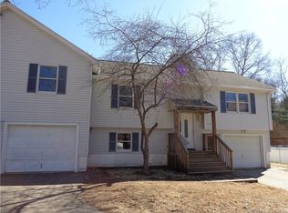450 Riverside Dr #B, North Grosvenordale, CT 06255