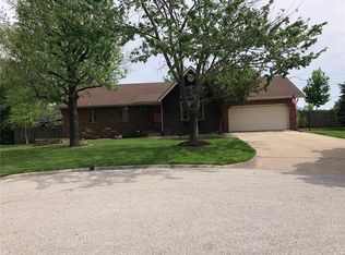 1003 Richard Dr, Godfrey, IL 62035