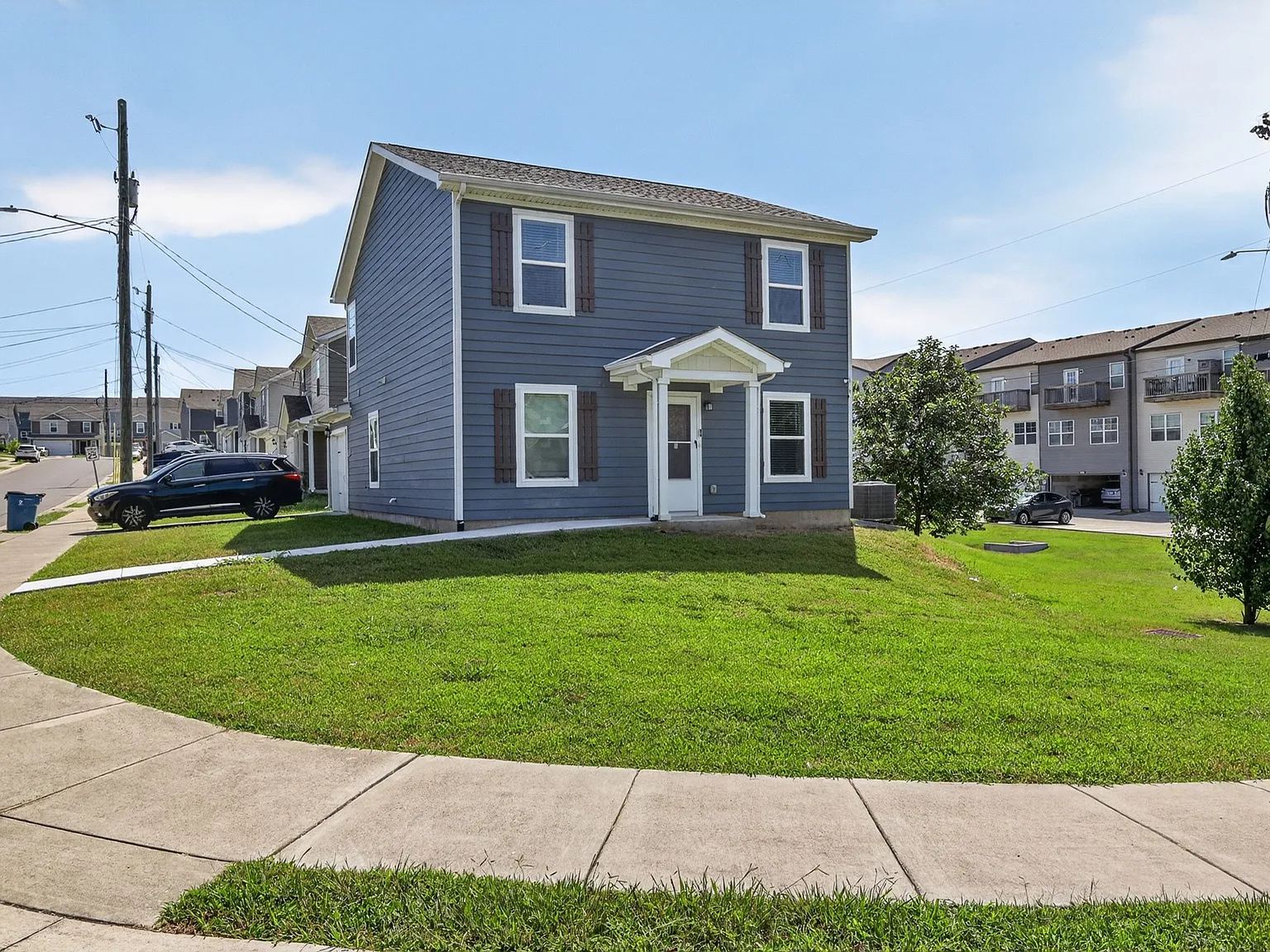 3 bed, 3.0 bath, 1634 sqft, $2,150 — Photo 3