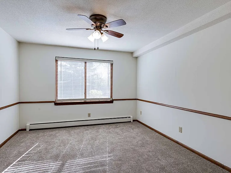 Apache Manor Apartments — Photo 31
