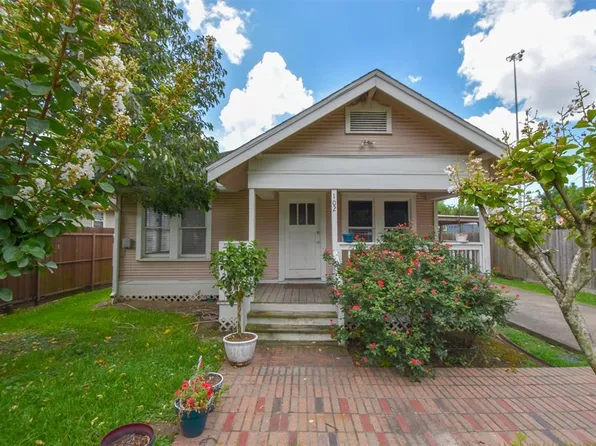 102 Frawley St, Houston, TX 77009