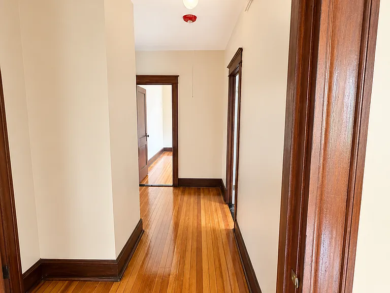 98 Jubilee St — Photo 8