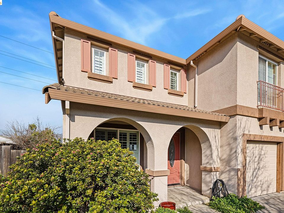 1st image of 4068 Barn Hollow Way