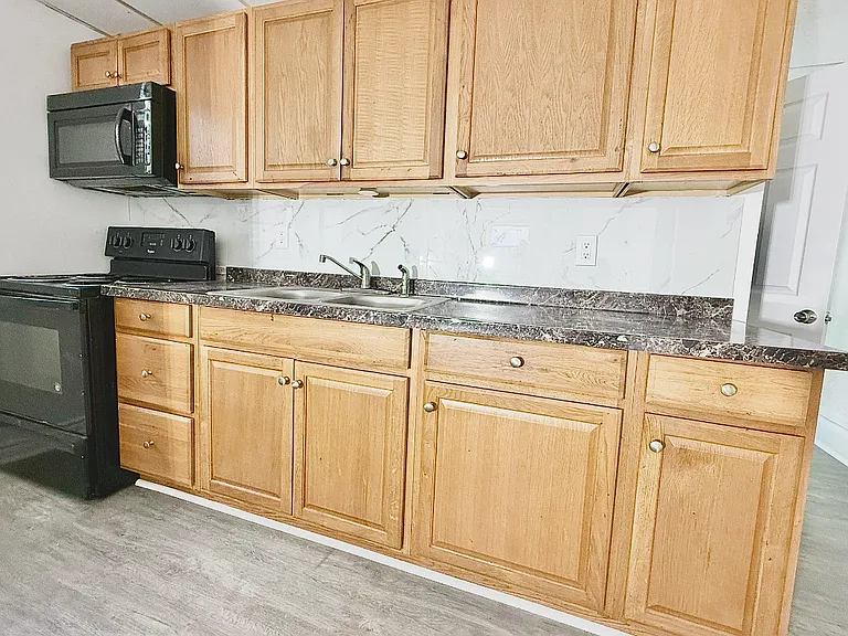 443 Harris St #2 — Photo 5
