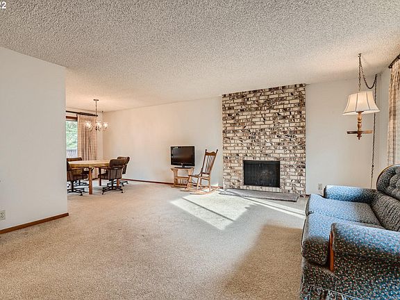 5th image of 3714 NE 39th St