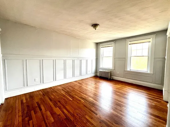 76 Babcock St #3, Brookline, MA 02446