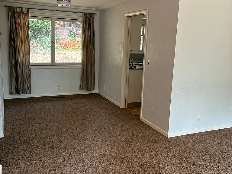3530 Knob Hill Ln — Photo 9