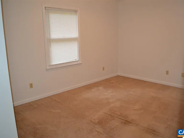 15 Englewood Dr — Photo 25