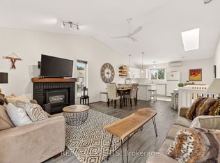 14 Dawson Dr #416, Collingwood, ON L9Y 5B4