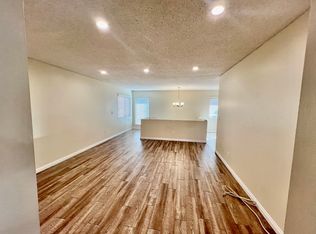 2733 Santiago Rd #D, Fullerton, CA 92835