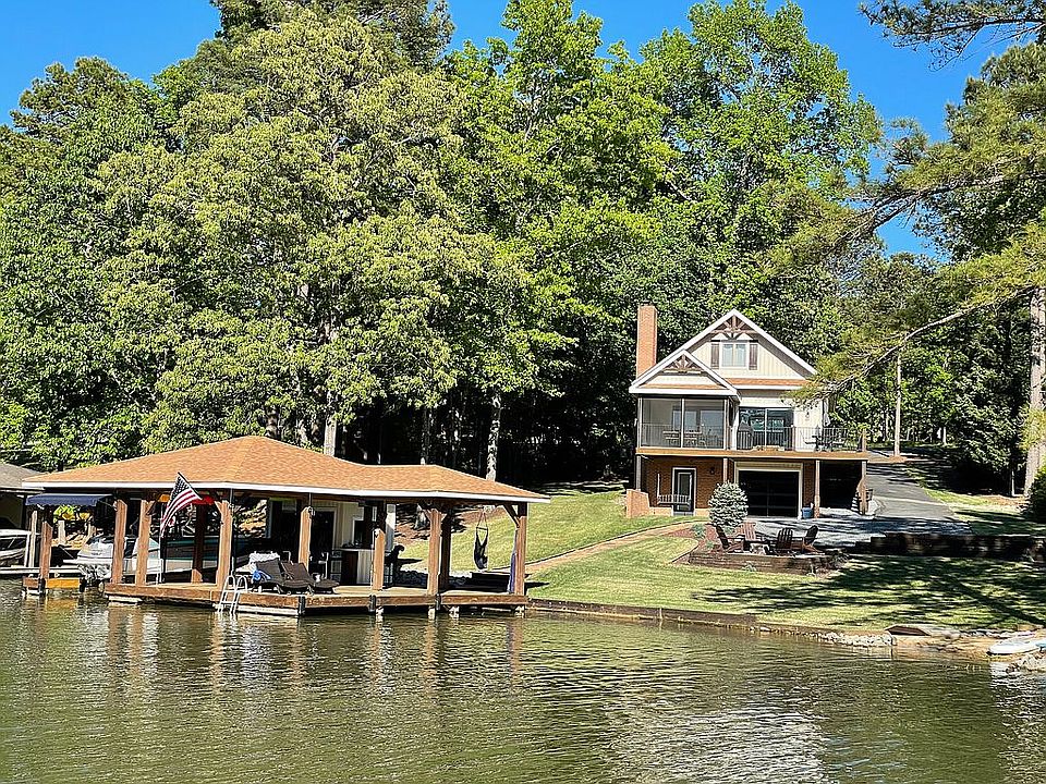 1st image of 255 Woodhaven Ln
