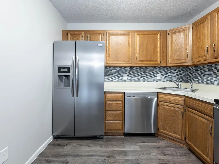 106 Twin Circle Dr — Photo 20