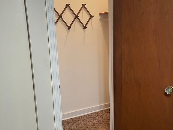 3rd image of 7023 Magoun Ave