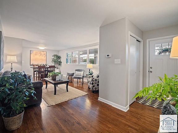 3rd image of 151 Trott Cir