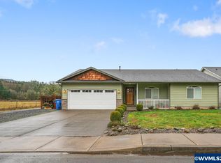 1277 SW 2nd Ave, Mill City, OR 97360