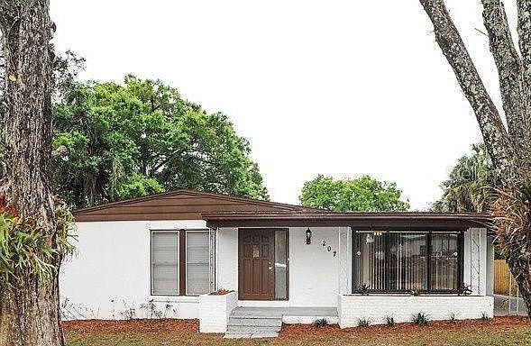 1st image of 207 Redwood Ave
