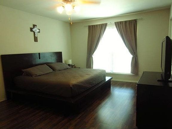 5th image of 1605 Aransas Pass Dr