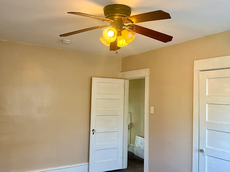 14 Clinton Ave #2 — Photo 4