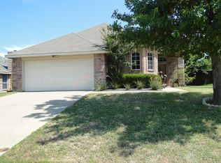 3021 Canary Ln, Midlothian, TX 76065