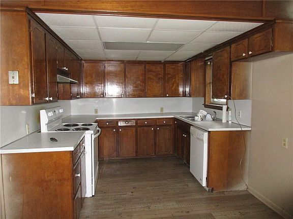 3rd image of 5406 Alma Hwy