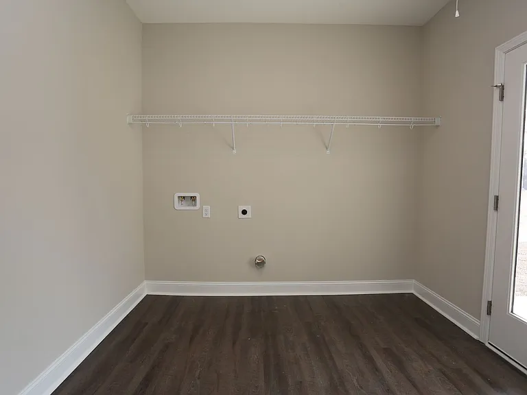 115 Avalon Trce — Photo 7