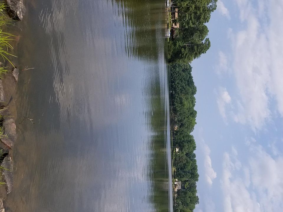 Private Lake! Swimming and fishing. Small boats with electric motors only.