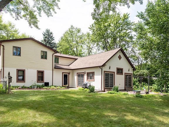 Family Rm. walkout to patio