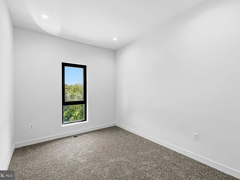 2530 B Elvans Rd SE — Photo 45