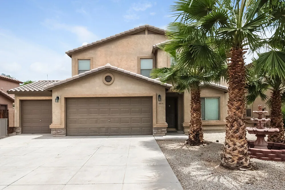 4 bed, 2.5 bath, 2796 sqft, $2,425 — Photo 1