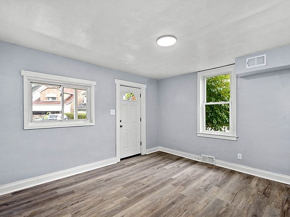 5th image of 1816 Wesley St