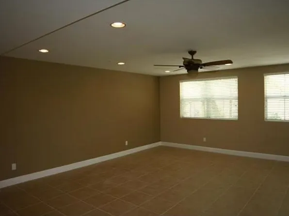 619 NE 8th Ave, Fort Lauderdale, FL 33304