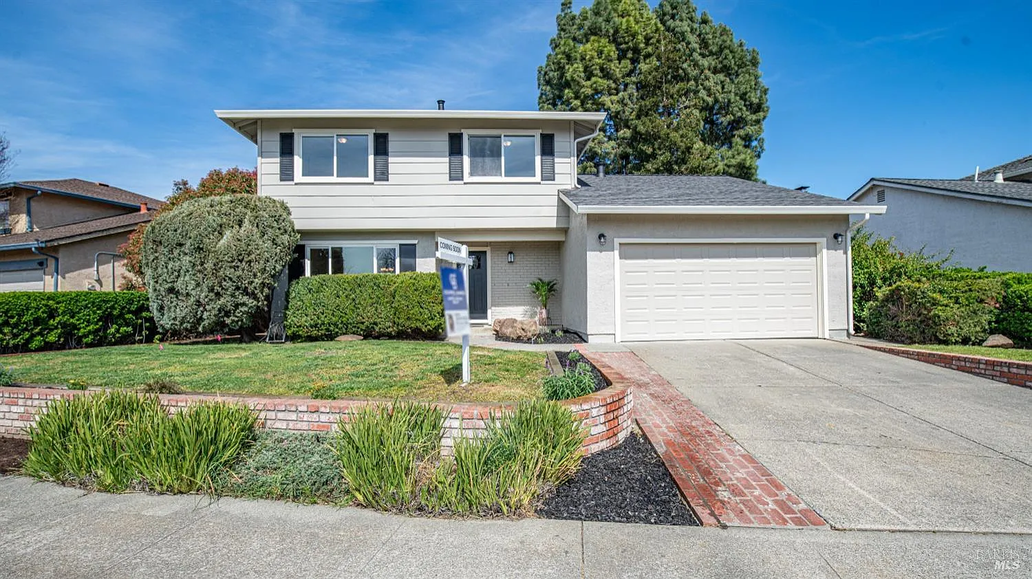 785 Dogwood Circle photo 1