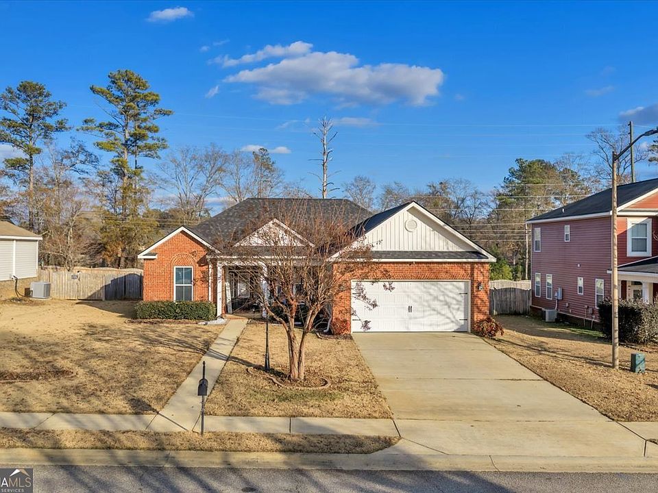 1st image of 216 Piedmont Ln
