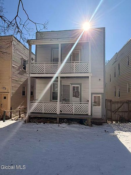 5th image of 637 Myrtle Avenue