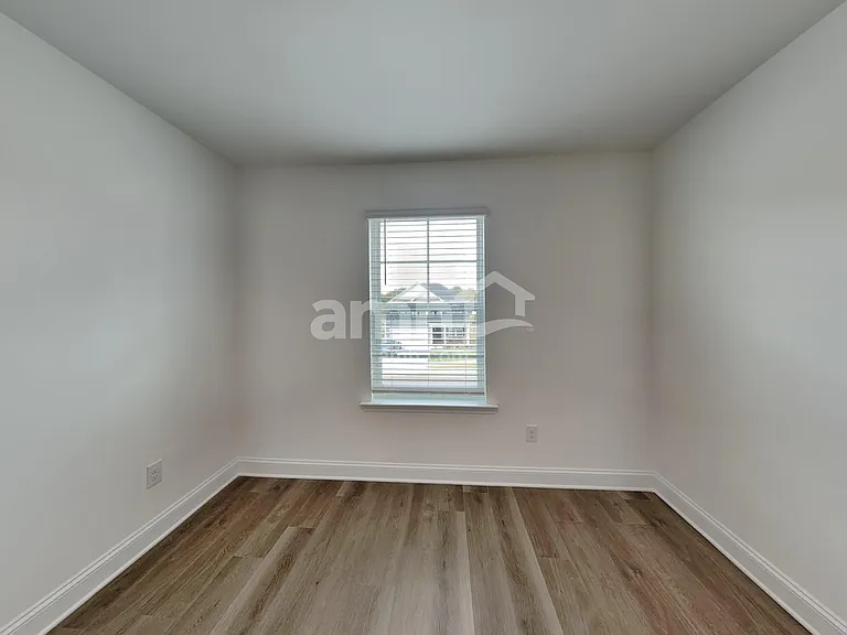 1135 Livengood Way — Photo 17