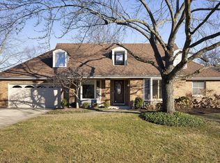 1237 Southwind Dr, Northbrook, IL 60062