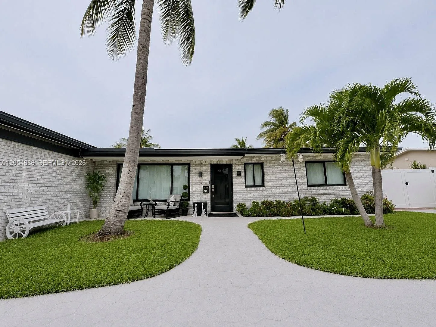 Pasadena Lakes West — Photo 4