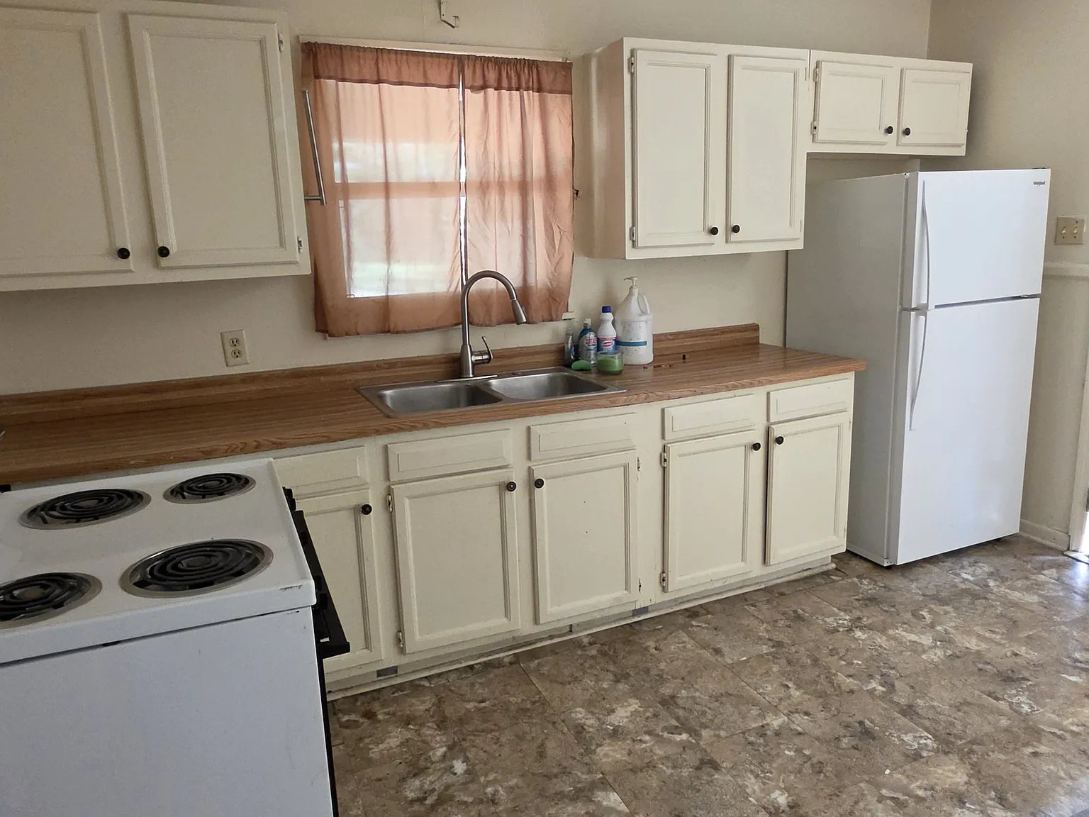 3 bed, 1008 sqft, $845 — Photo 4