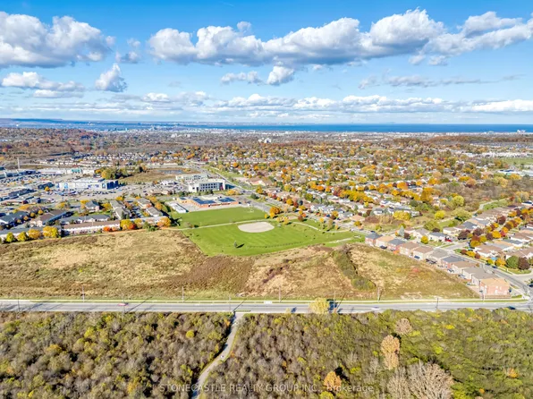 (undisclosed Address), Hamilton, ON L8J 0J5