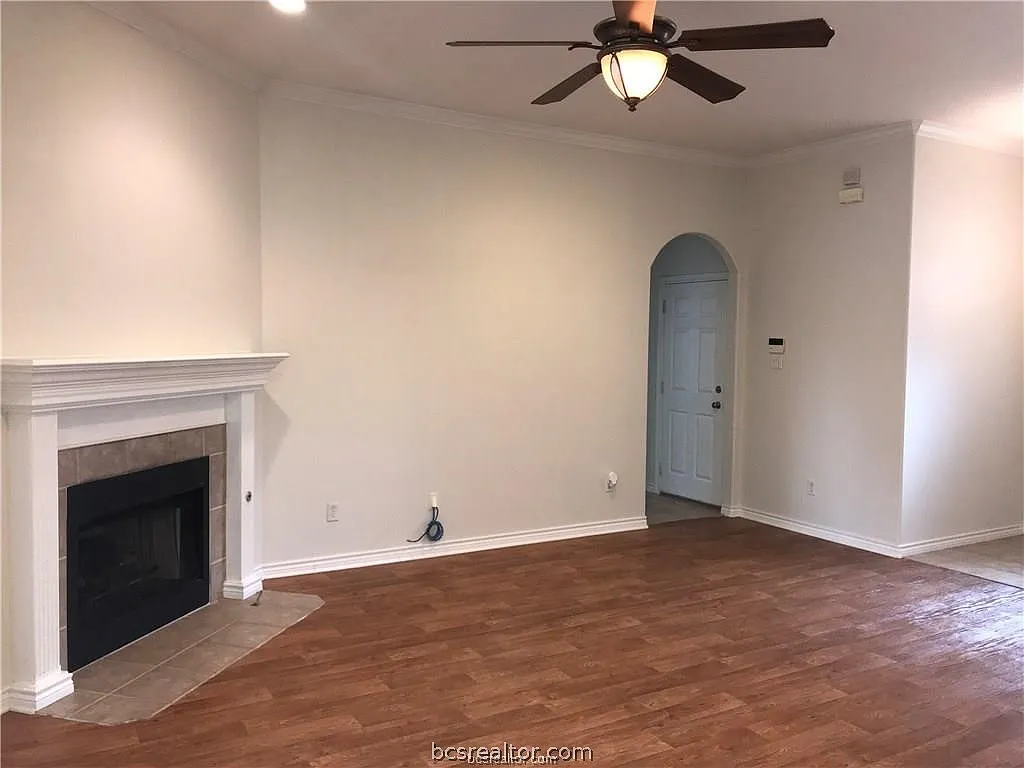 3 bed, 1537 sqft, $1,975 — Photo 4
