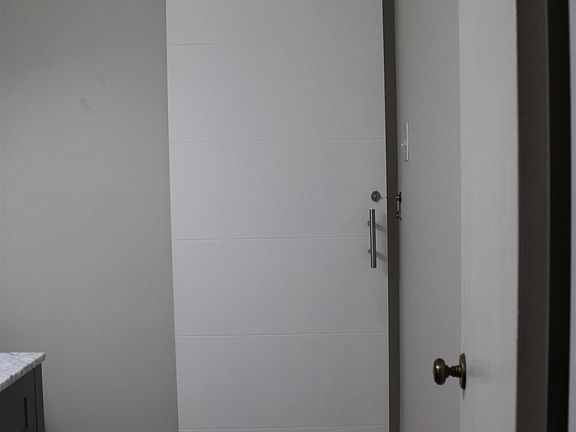 5th image of 5739 Belmont Pl
