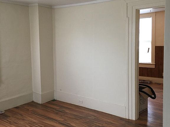 2nd image of 19 S Lincoln St APT C