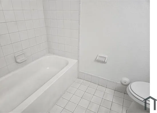 2460 SE 16th Ter #100 — Photo 11
