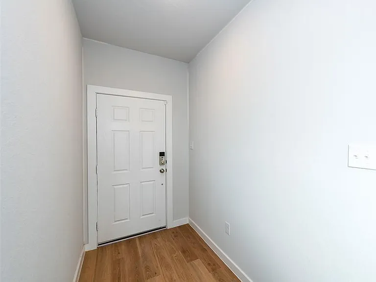 1419 Prynne St — Photo 4