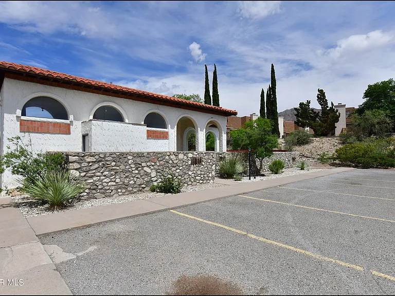 6201 Escondido Dr #17D — Photo 26