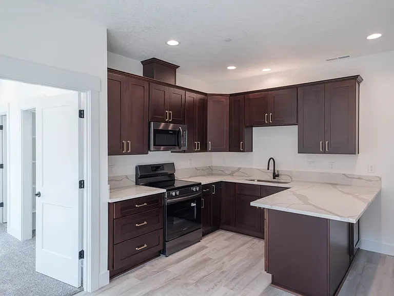 776 Riley Dr — Photo 6