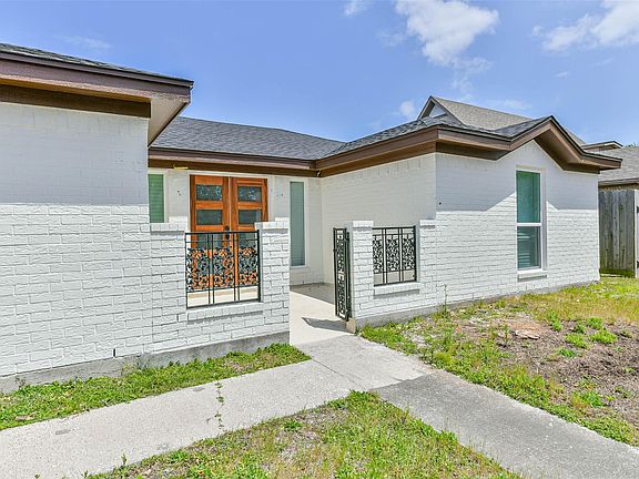 4th image of 28 Back Bay Cir