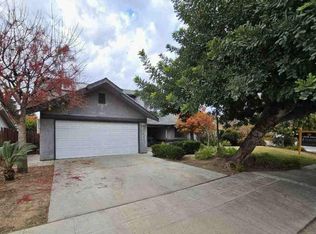 3206 Renn Ave, Clovis, CA 93611