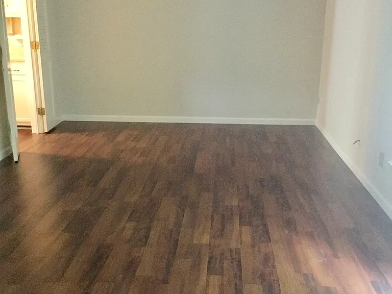 815 Seabury Ct — Photo 10