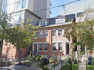 228 George St #2, Toronto, ON M5A2N1